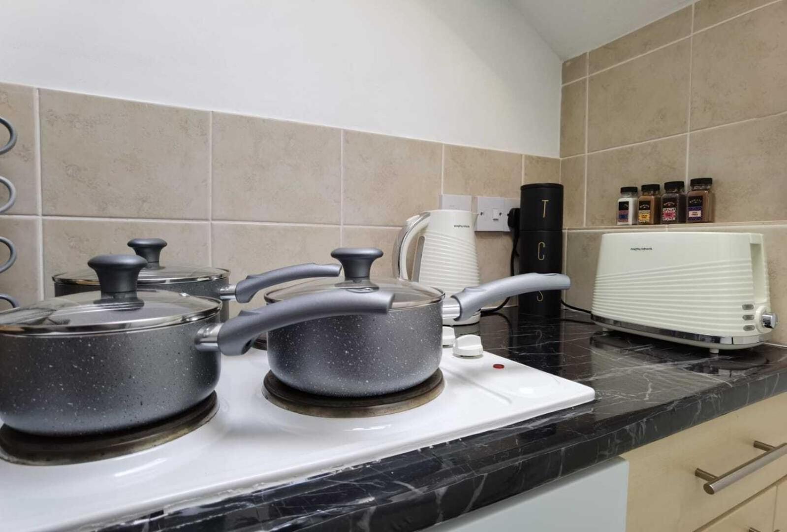 Raleigh Ff&Tf - 1 Bed Georgian Flat In The Centre Of Exeter, Free Parking With Wifi Apartment Ruang foto