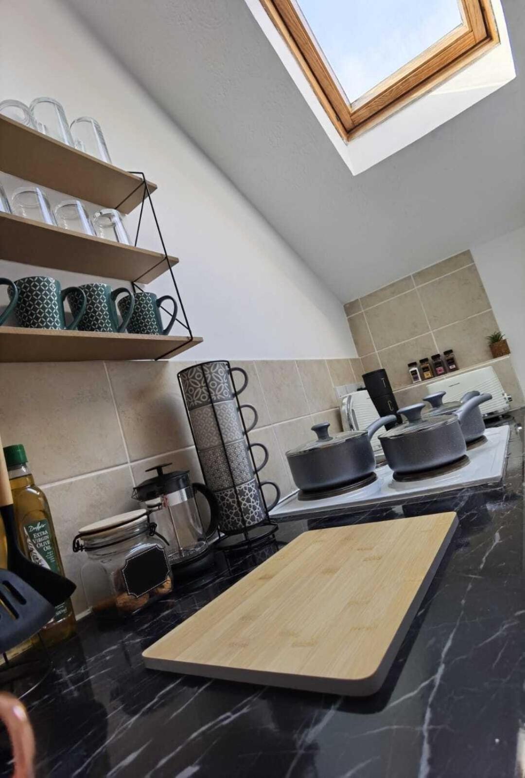 Raleigh Ff&Tf - 1 Bed Georgian Flat In The Centre Of Exeter, Free Parking With Wifi Apartment Ruang foto
